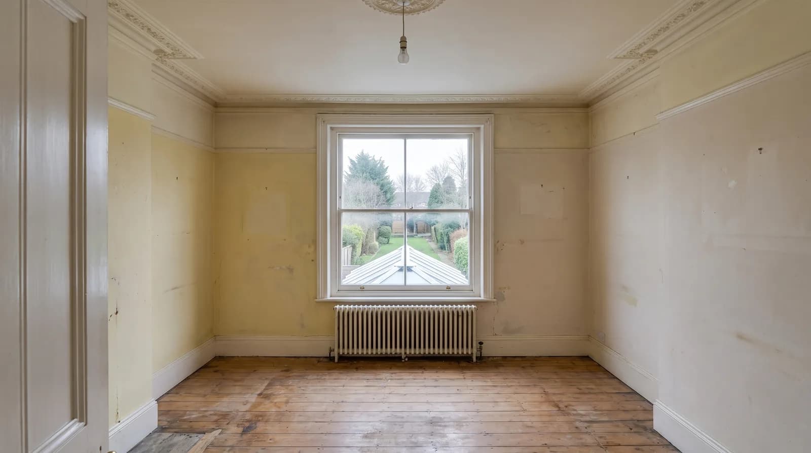 Master bedroom (Virtual Staging), before staging